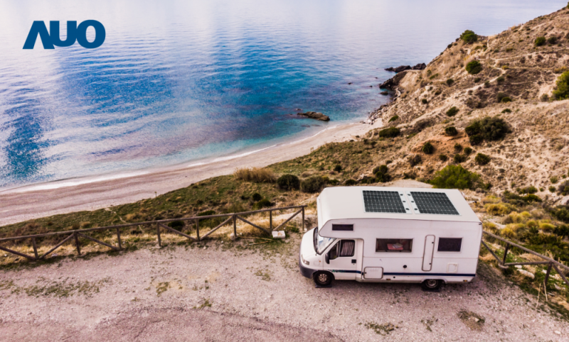 「可撓輕量化太陽光電板SunCurva」使用輕量特殊耐候型複合板取代傳統太陽能板的玻璃前板，不僅降低70%重量，每米平方僅3Kg；具有抗衝擊性能及通過電磁相容性測試，可應用於交通運輸工具，如露營車、遊艇等